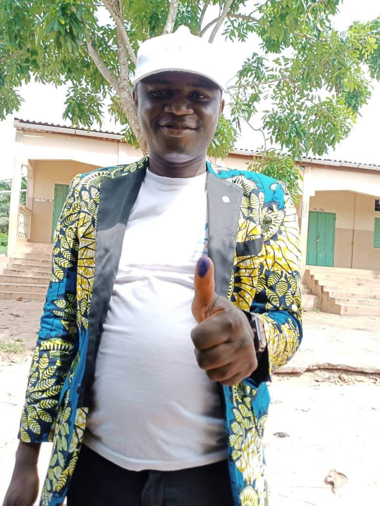 Lire la suite à propos de l’article Présidentielle au Bénin : le Jeune leader politique Marius Adjekobi a voté à Bonou.