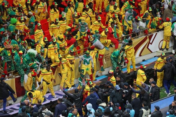 Lire la suite à propos de l’article CAN 2025 : Rabat libère quatre supporters après la finale polémique.